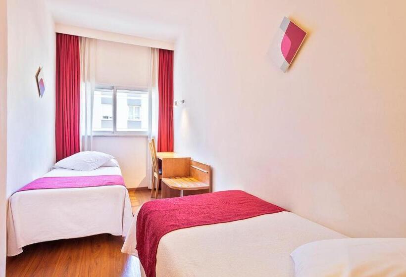 اتاق استاندارد چهار تخته, Acta Antibes