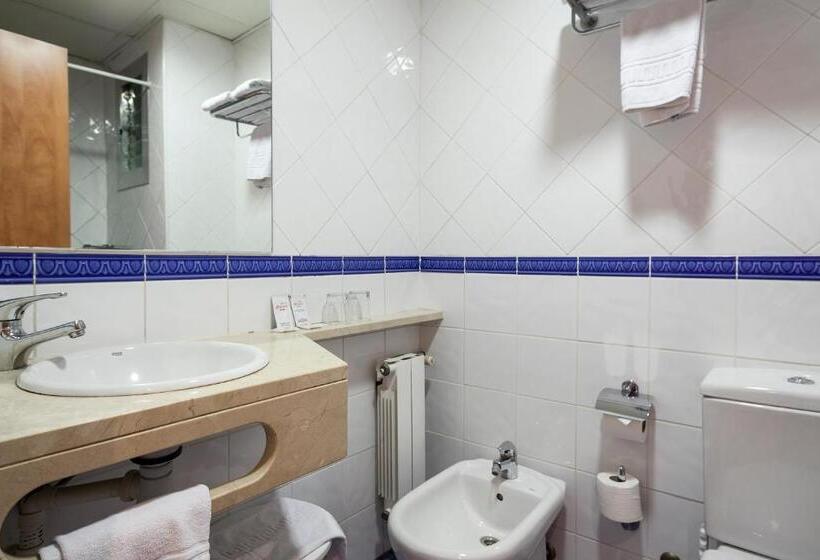 اتاق استاندارد چهار تخته, Acta Antibes