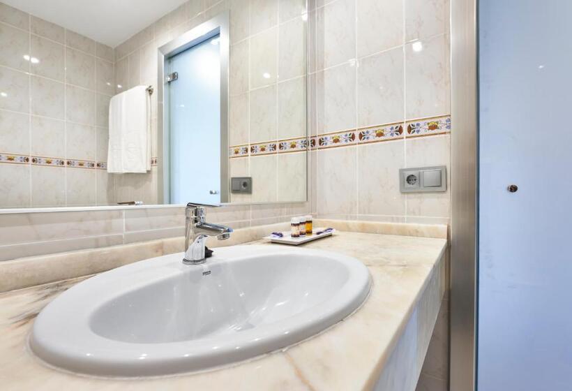 Номер Стандарт Трехместный, Globales Torrenova - Adults Only