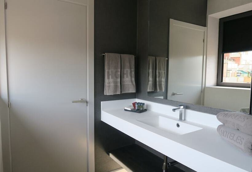 Номер Стандарт, Hg City Suites Barcelona