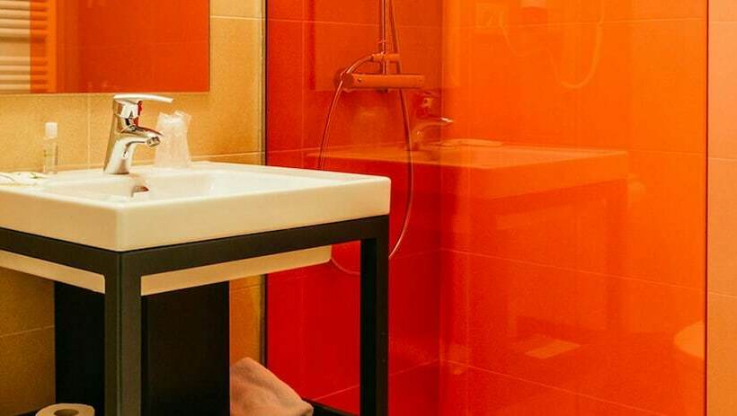 اتاق استاندارد یک نفره, New Hotel Colon