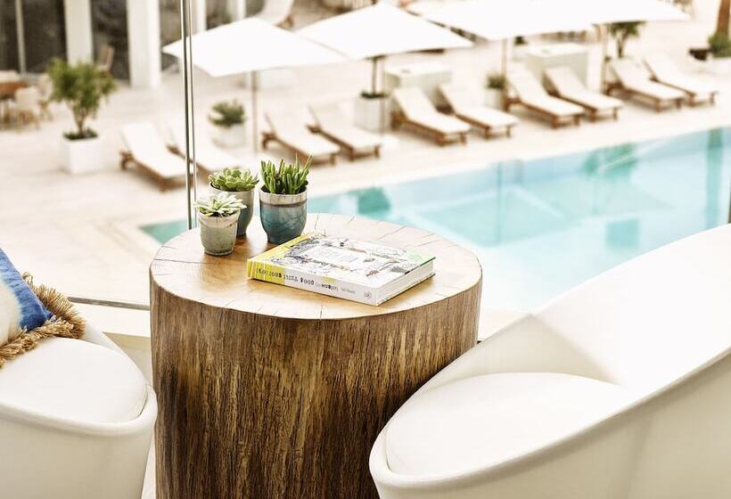 اتاق لوکس با چشم‌انداز دریا, Nobu Hotel Ibiza Bay