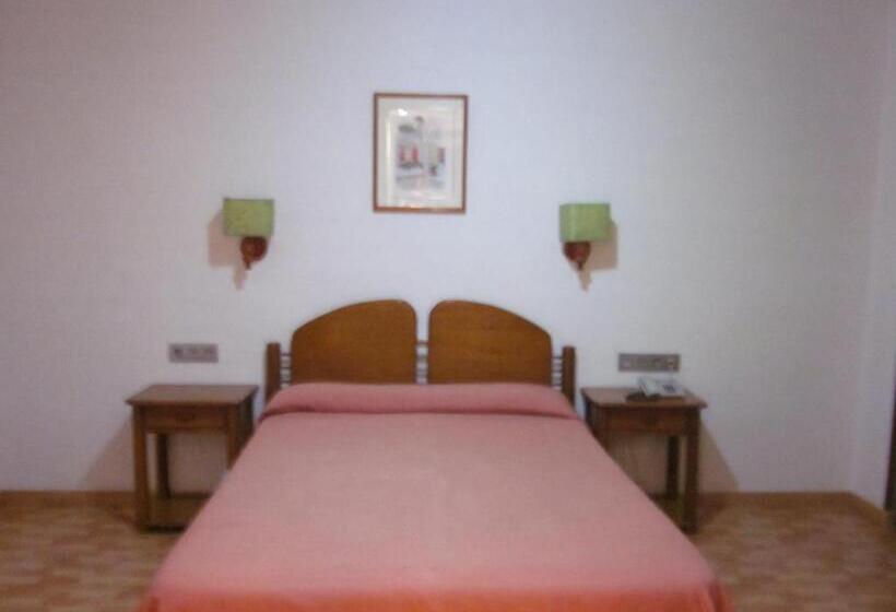 Habitación Estándar, Elena María