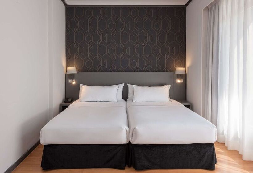 اتاق استاندارد, Madrid Plaza De España, Affiliated By Meliá