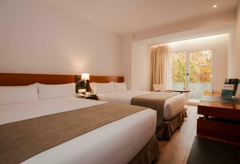 Habitación Familiar, Senator Barajas
