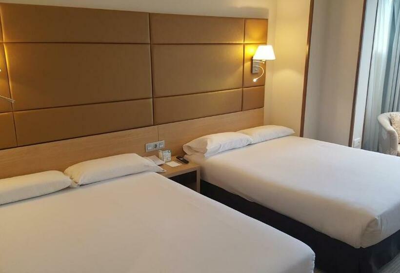 Habitación Familiar, Senator Barajas
