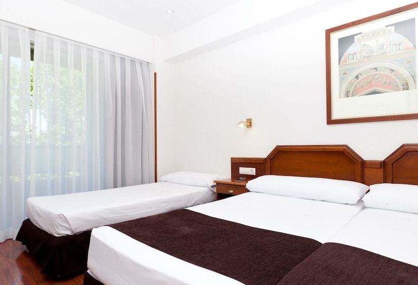 Habitación Triple Estándar, Senator Barajas