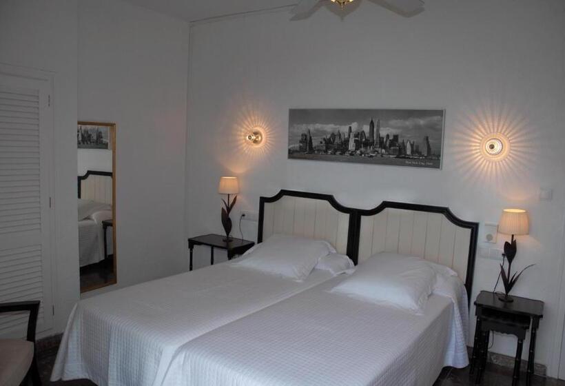 Prestige Room Sea View, Grifeu