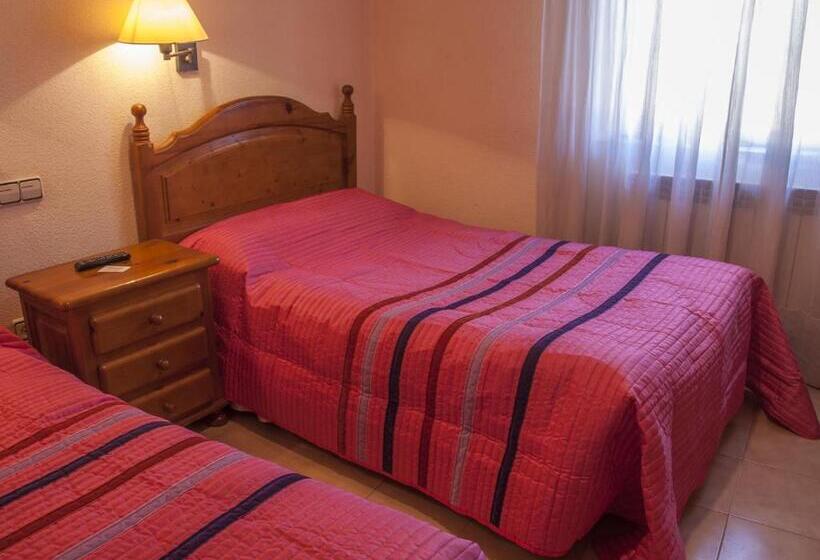 חדר סטנדרט לשלושה, Hostal Nicolás