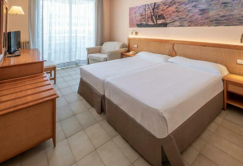 Номер Стандарт Трехместный, Ght Oasis Tossa & Spa