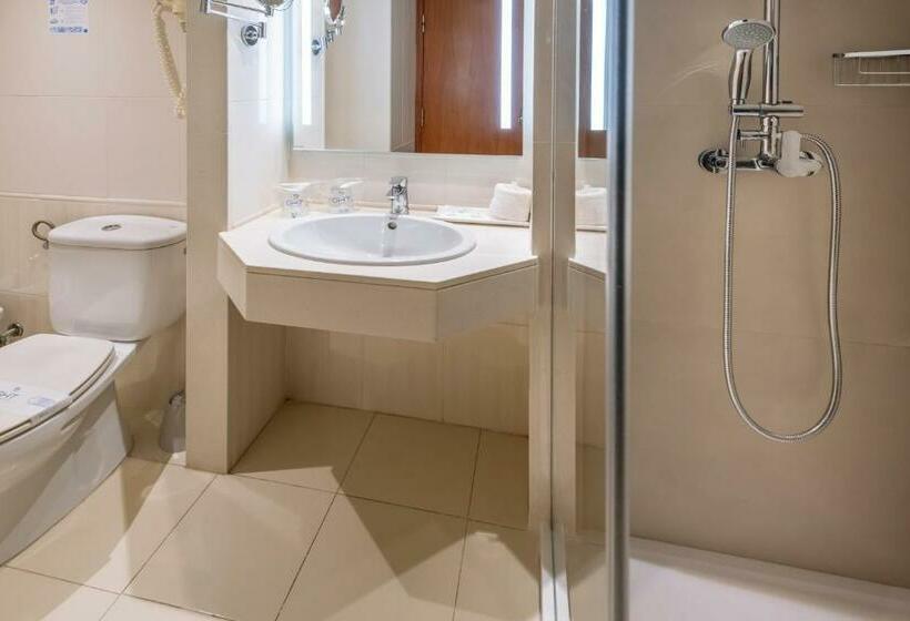 Номер Стандарт Трехместный, Ght Oasis Tossa & Spa