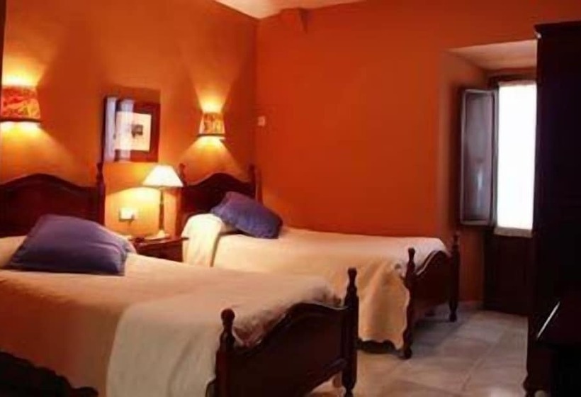 Номер Стандарт Трехместный, Hostal El Caballo Blanco