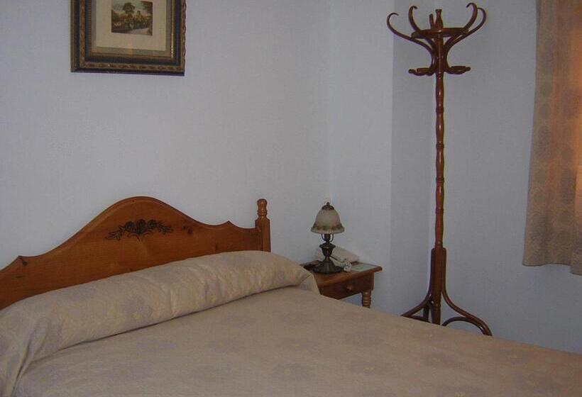 Номер Стандарт, Hostal Restaurante La Muralla