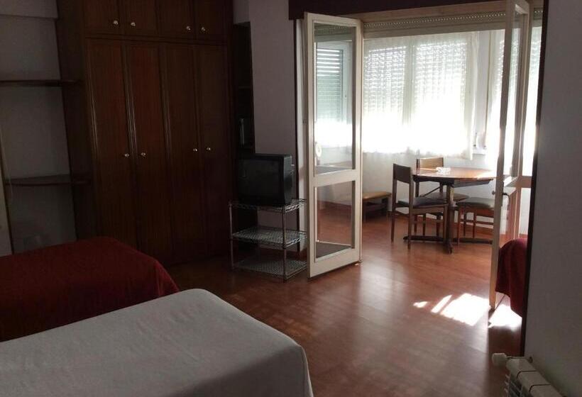 家庭间, Hostal Liebana