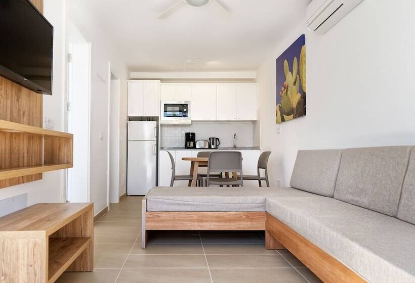 Classic Apartement met 1 Slaapkamer, Servatur Altamar
