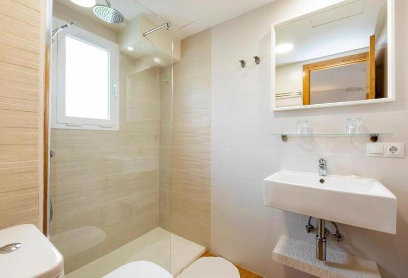 Номер Стандарт Трехместный, Hostal Manolita