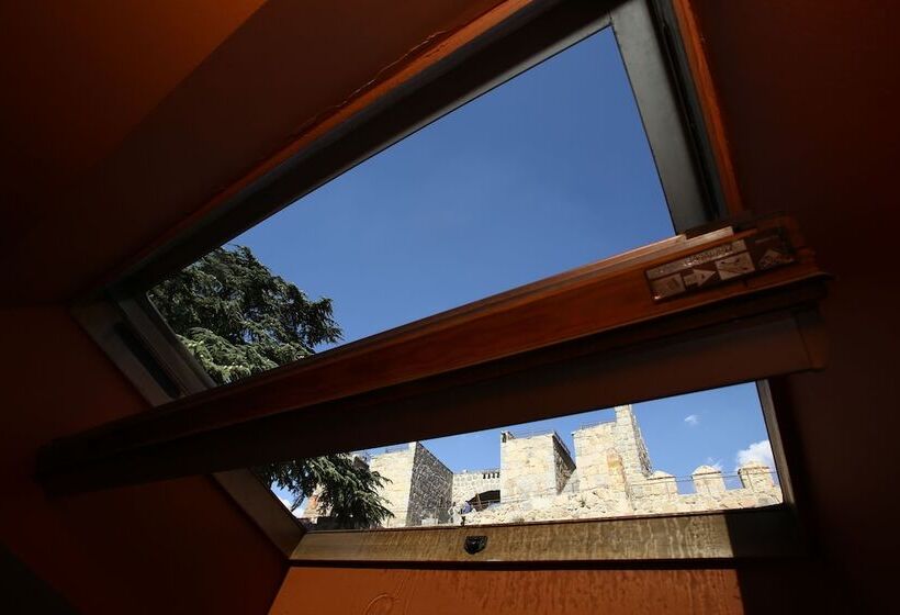 غرفة قياسية ثلاثية, Arco San Vicente