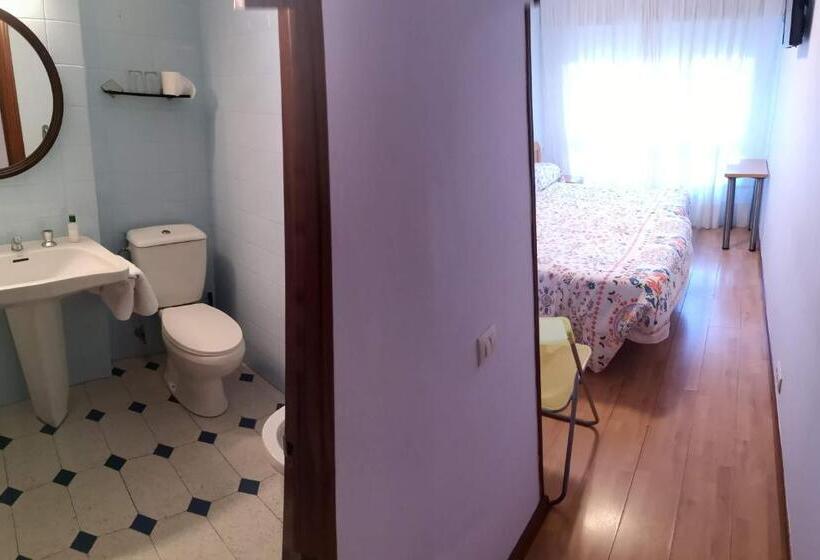 Habitació Triple Estàndard, Hospedaje Covadonga