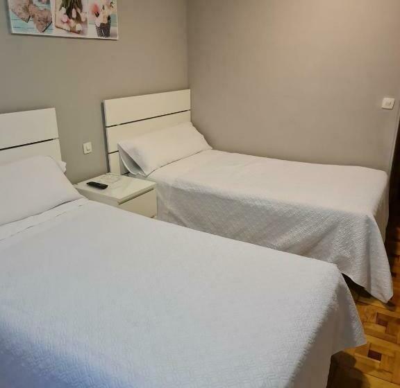 스탠다드 룸, Hostal Fidalgo