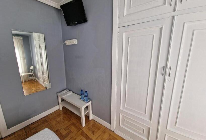 스탠다드 룸, Hostal Fidalgo