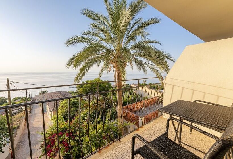 Номер Стандарт Вид на Море с Балконом, Hostal Sa Baronia