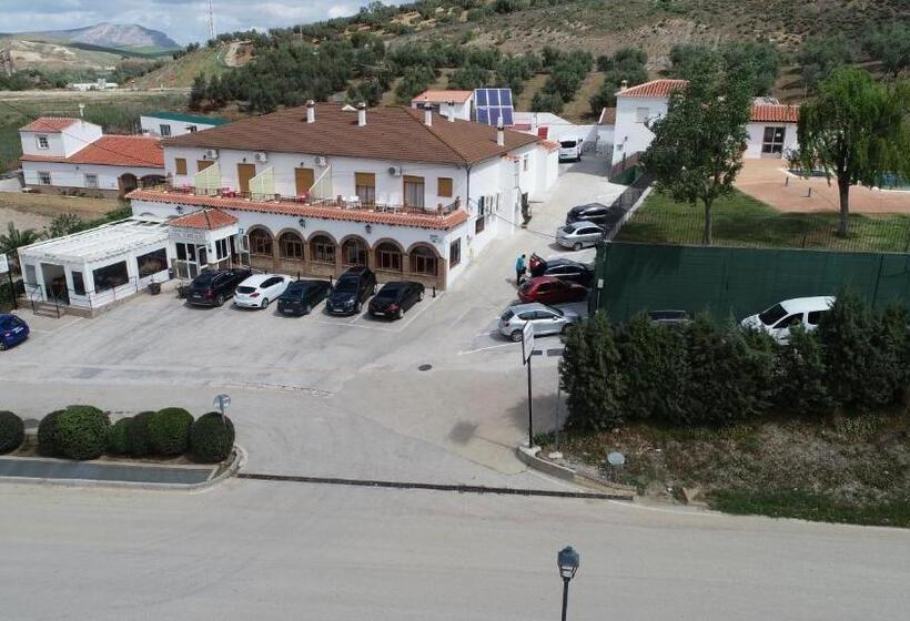 Номер Стандарт Трехместный, Hostal Restaurante El Cruce