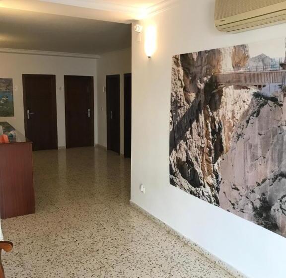 Номер Стандарт Трехместный, Hostal Restaurante El Cruce