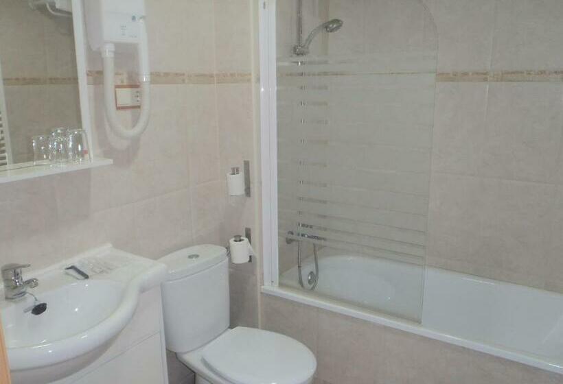 Номер Стандарт, Hostal Fronton