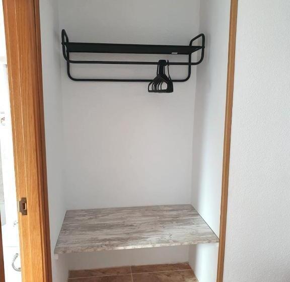 Номер Стандарт, Hostal Fronton