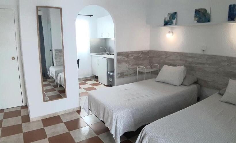 Студио Стандарт с Балконом, Hostal Nevada