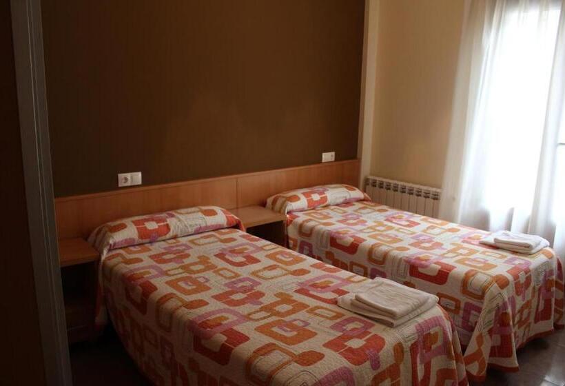 Апартаменты 2 Спальни, Pensión Albergue O Pedregal