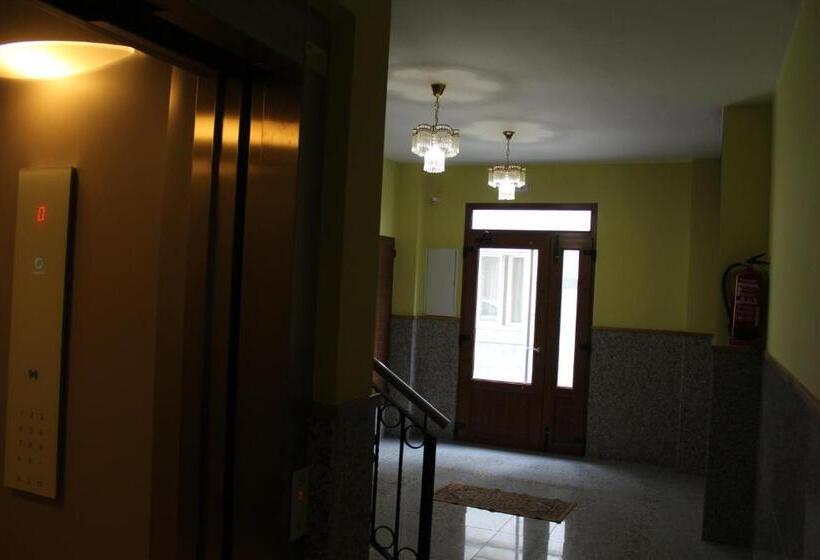 Апартаменты 2 Спальни, Pensión Albergue O Pedregal