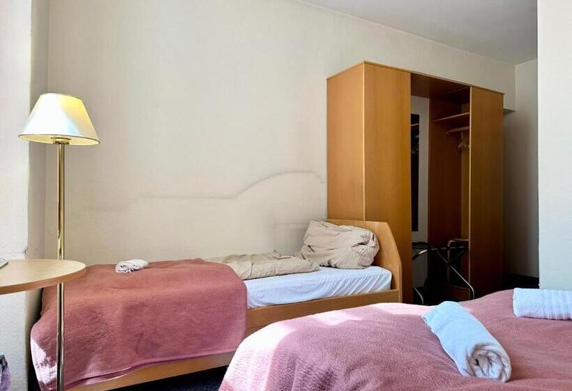 标准三人间, Very Central Apartments, 5 Min To City Center, No Reception