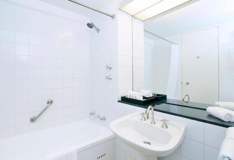 جناح ديلوكس, Crowne Plaza Canberra, An Ihg