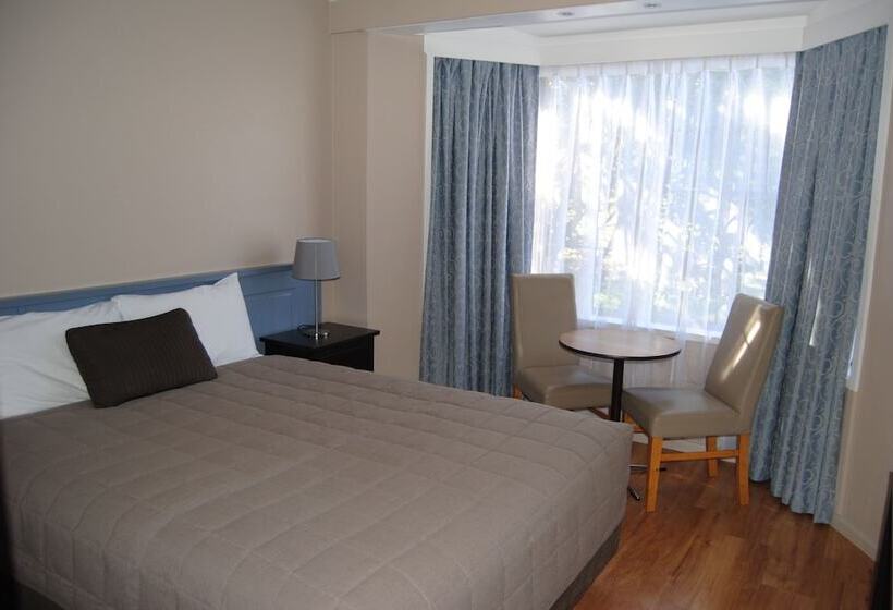 Номер Стандарт, Airlie House Motor Inn