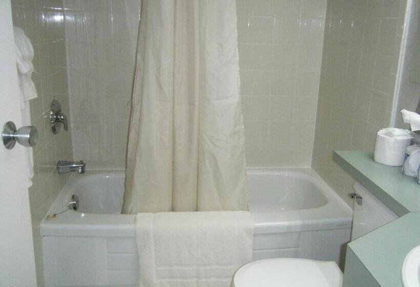 エクゼクティブルーム, Claymore Inn And Suites