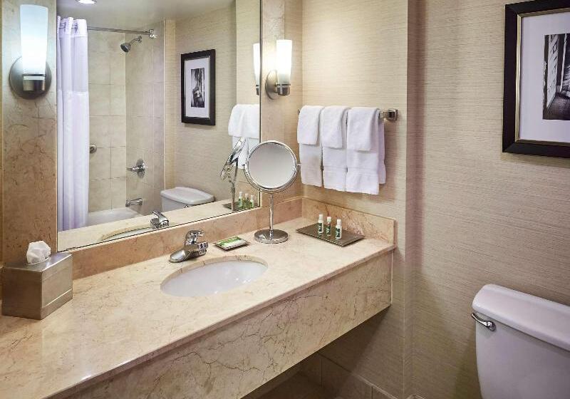带大床的标准间, Best Western Plus Waterfront
