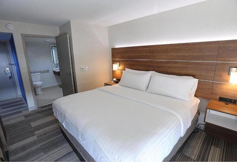 Camera Standard Accessibile ai Disabili, Holiday Inn Express & Suites Toronto Airport West, An Ihg