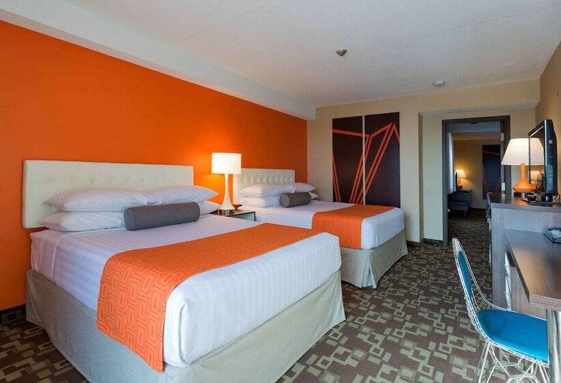 スイート（家族用）, Howard Johnson Plaza By Wyndham By The Falls Niagara Falls
