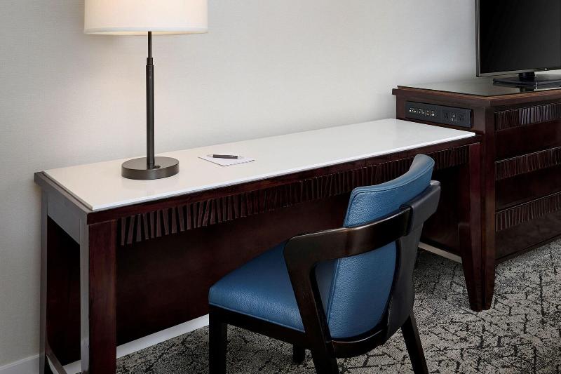 اتاق کلاب, Sheraton Hamilton