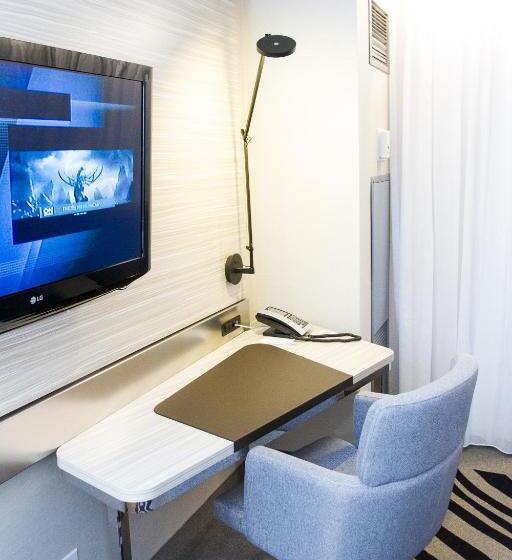 Executive Værelse King Size Seng, Novotel Toronto North York