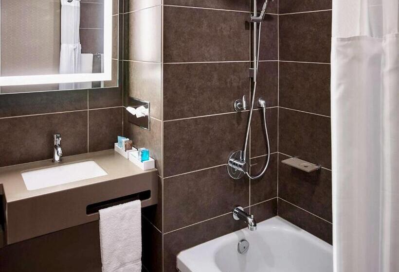 Executive Værelse King Size Seng, Novotel Toronto North York