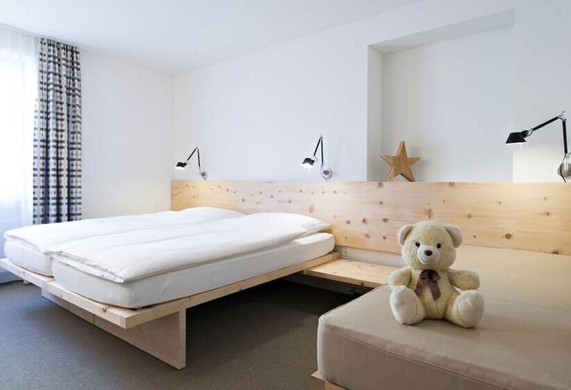 Номер Стандарт Трехместный, Hauser Hotel St. Moritz