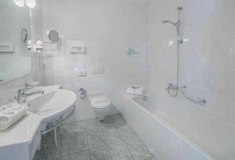 Люкс с Балконом, Best Western Hotel Bellevue Au Lac