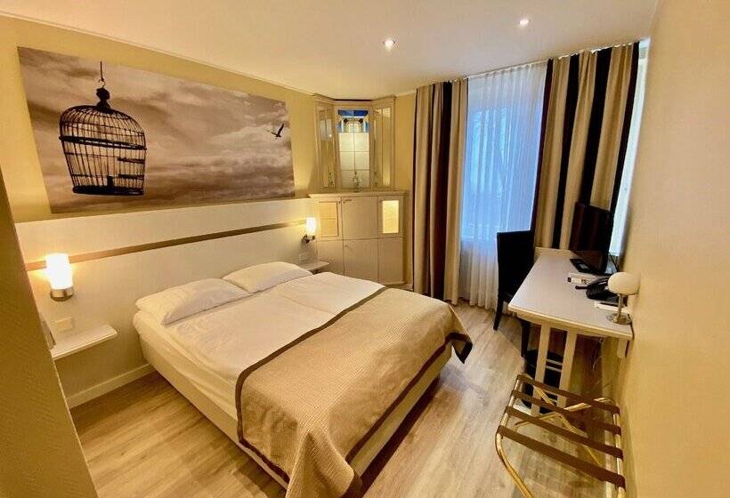 经济房, Park Hotel Hamburg Arena