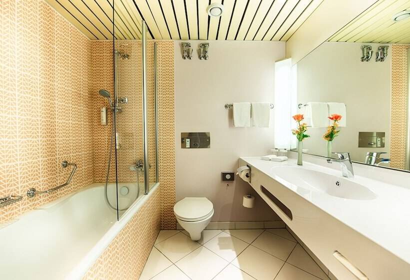 Семейный Номер, Achat Hotel Karlsruhe City