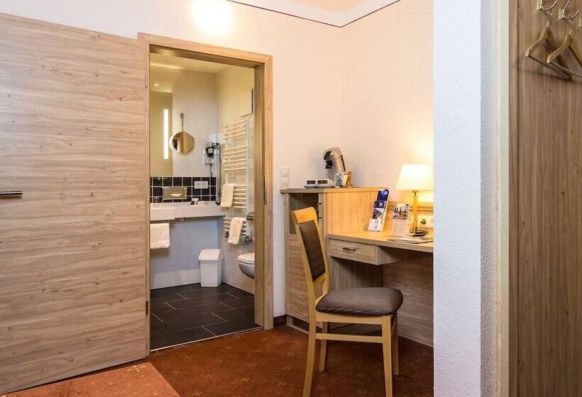 Семейный Номер, Amber Hotel Bavaria