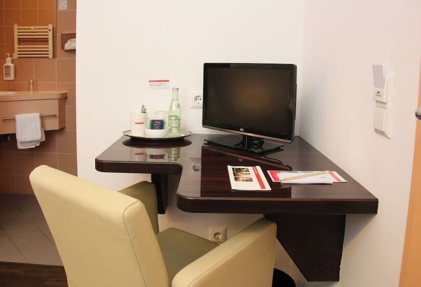 Номер Стандарт Индивидуальный, Helvetia Hotel Munich City Center