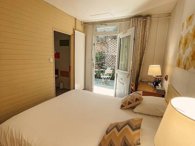 Номер Стандарт Внутренний, Garden Hotel Rennes Centre Gare