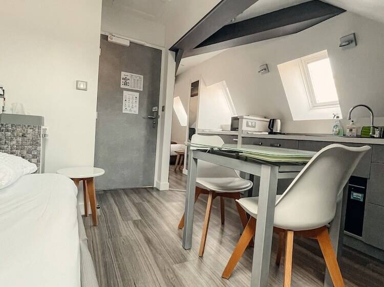 Студия Superior, Garden Hotel Rennes Centre Gare